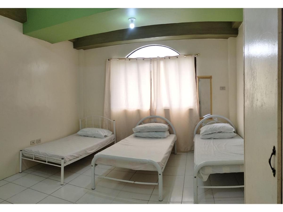 Hotel Oyo 800 Ddd Habitat Dormtel Bacolod Exterior foto