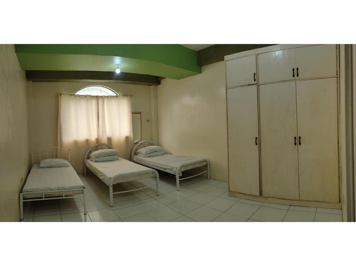 Hotel Oyo 800 Ddd Habitat Dormtel Bacolod Exterior foto