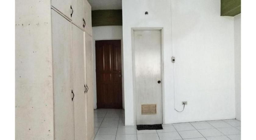 Hotel Oyo 800 Ddd Habitat Dormtel Bacolod Exterior foto